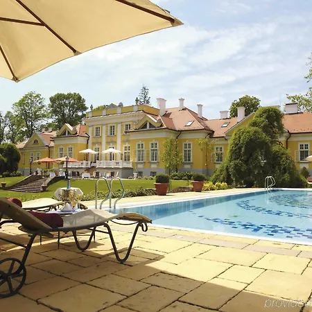 Hertelendy Kastely Exclusive Отель Куташ